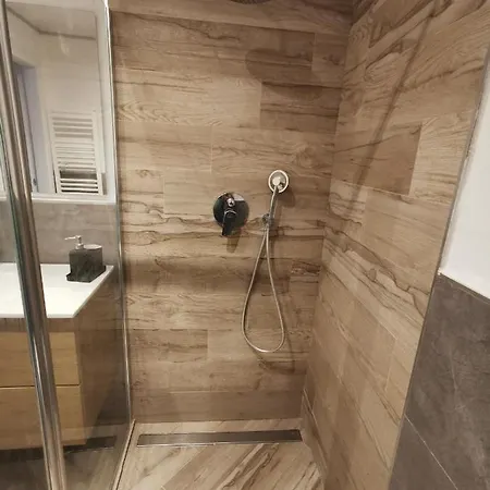 Апартаменти Aqua - Very In & Out Cir 0436 Брей-Червінія