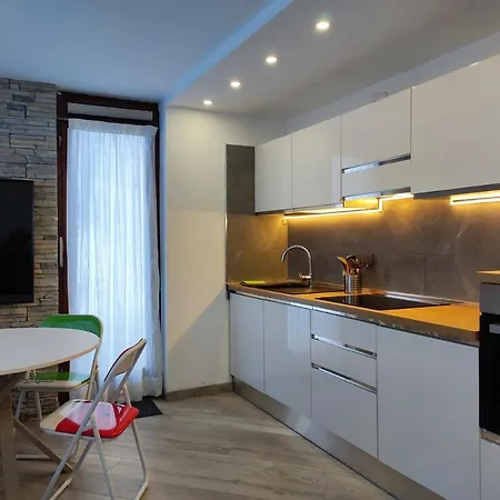 Aqua - Very In & Out Cir 0436 بيريوِل تْشيرفينيا