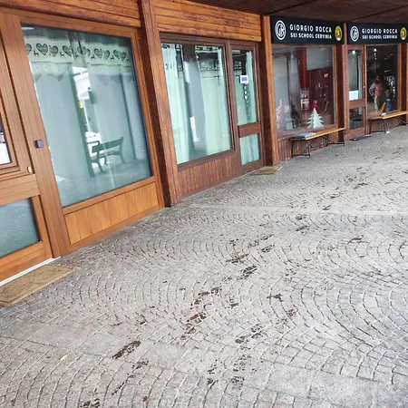 Aqua - Very In & Out Cir 0436 بيريوِل تْشيرفينيا